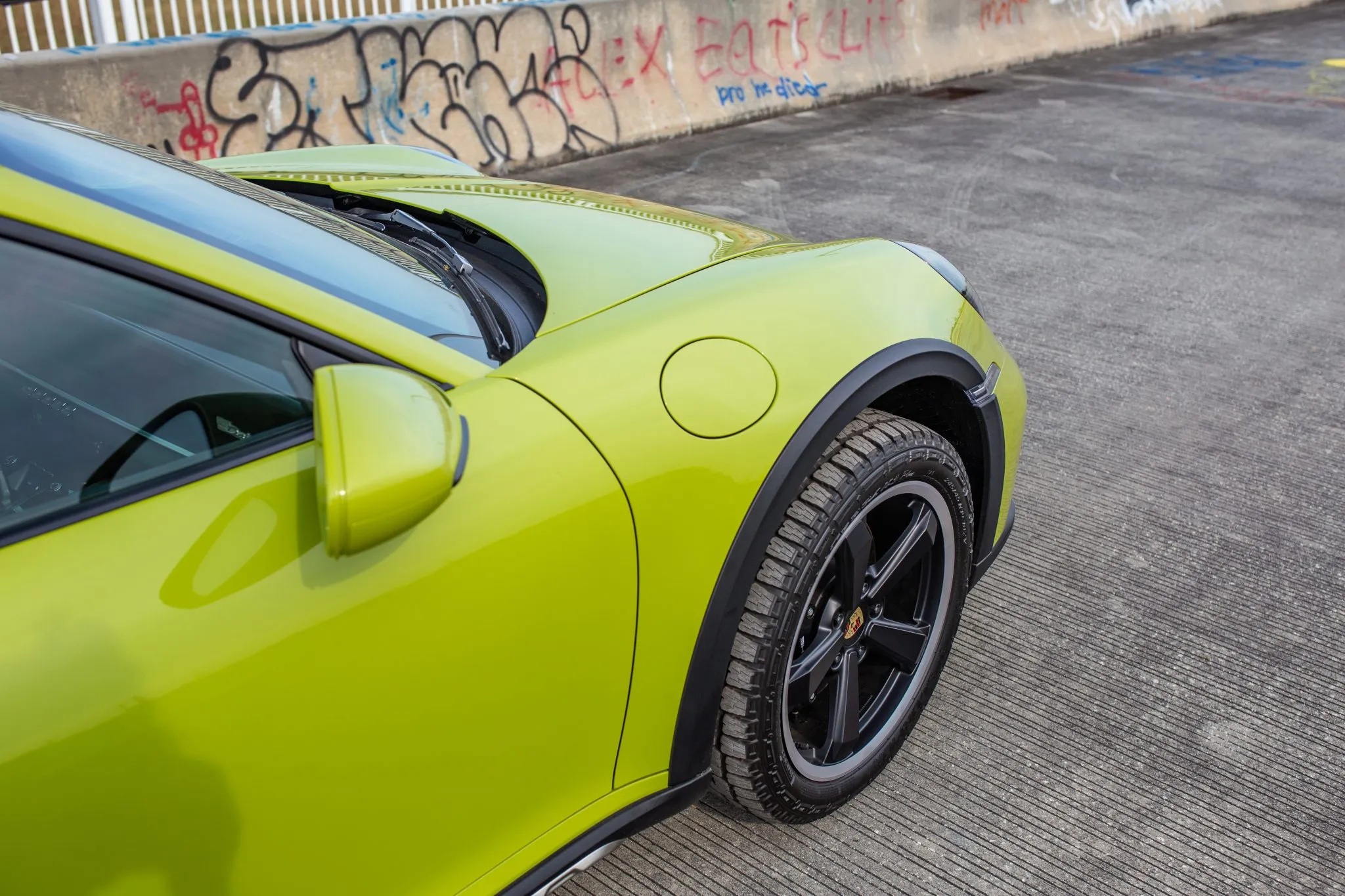 2024 Porsche 911 Dakar in Linden Green