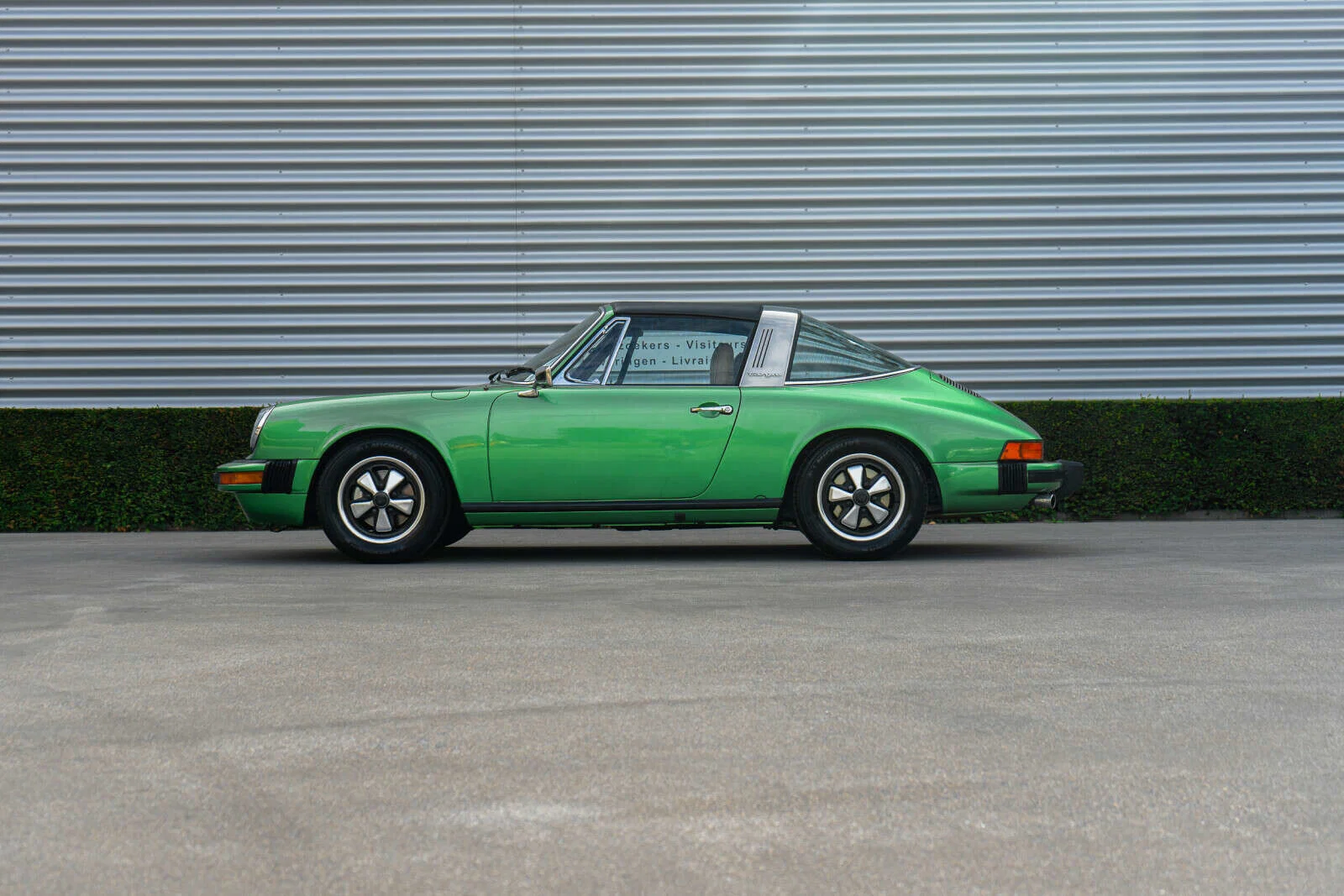 1974 Porsche 911 S in Viper Green Diamond