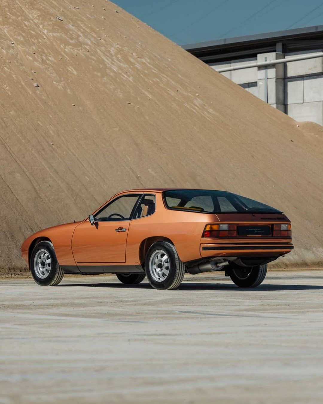 1976 Porsche 924 in Copper Metallic