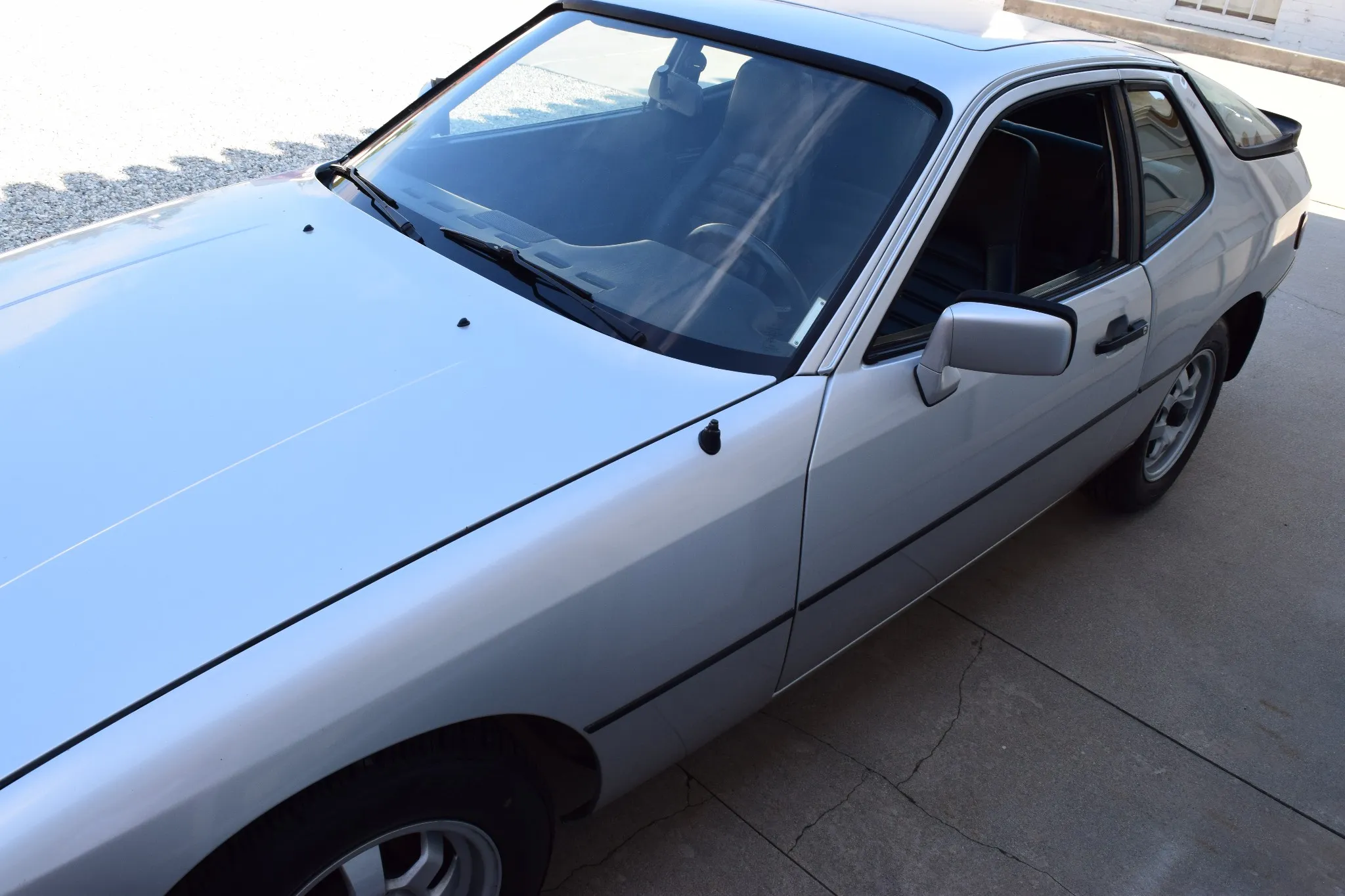 1982 Porsche 924 in Diamond Silver Metallic 