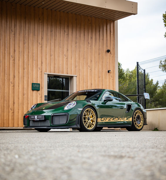 2018 Porsche 911 GT2 RS in British Racing Green