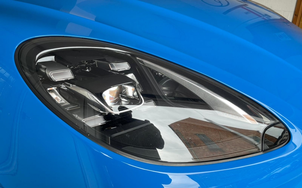 2018 Porsche Macan Turbo in Voodoo Blue