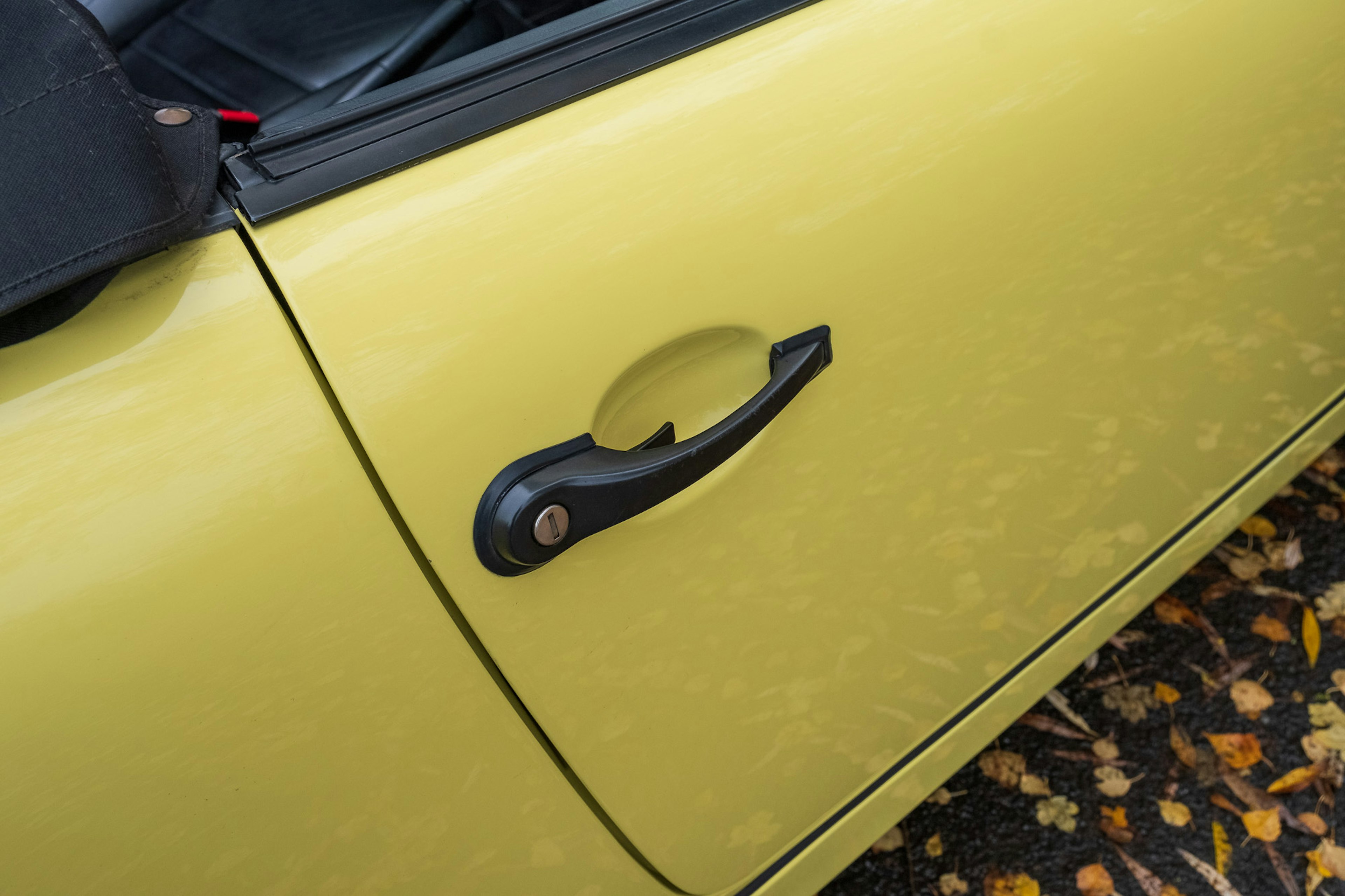 1991 Porsche 911 Carrera 2 Cabriolet in Summer Yellow