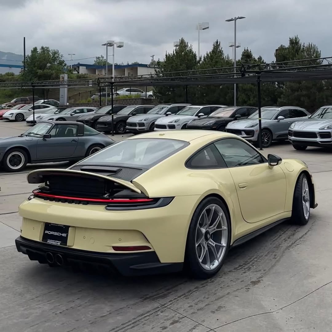 2023 Porsche 911 GT3 Touring in Elfenbein