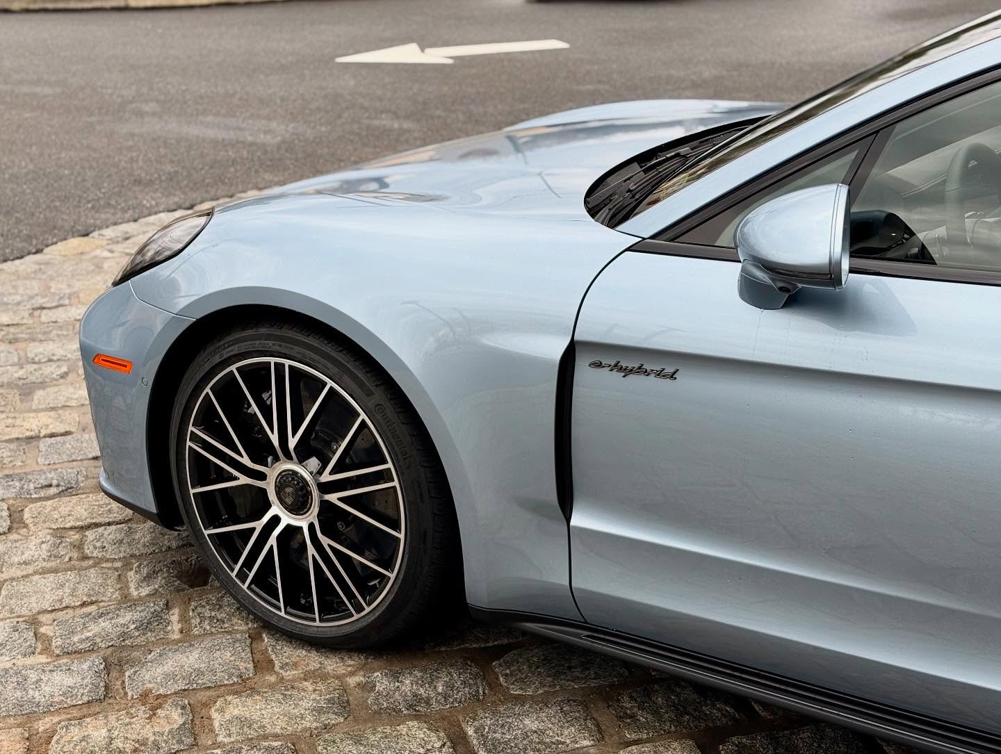 2025 Porsche Panamera Turbo S in Fountain Blue Metallic