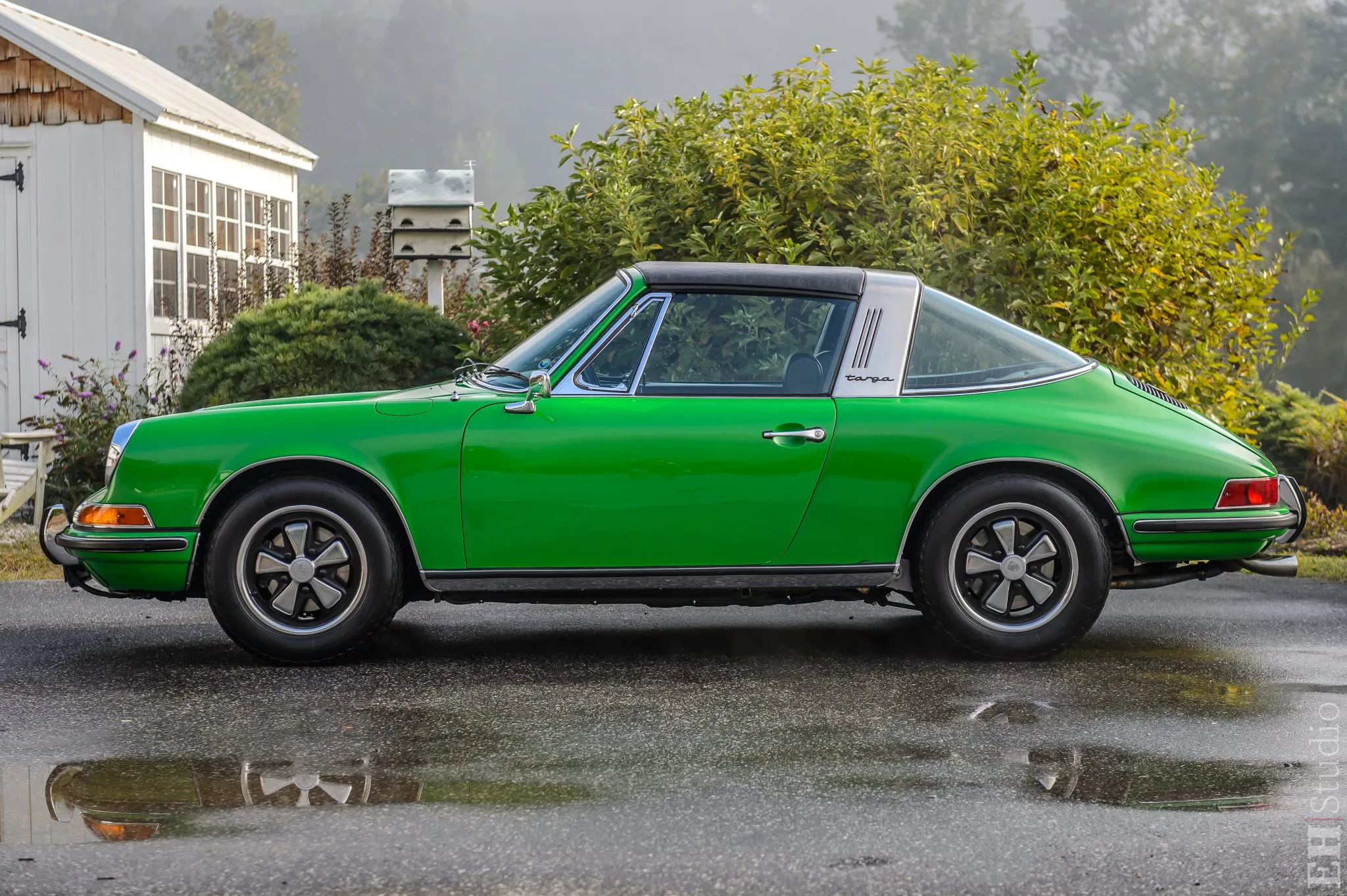 1972 Porsche 911T Targa in Kelly Green