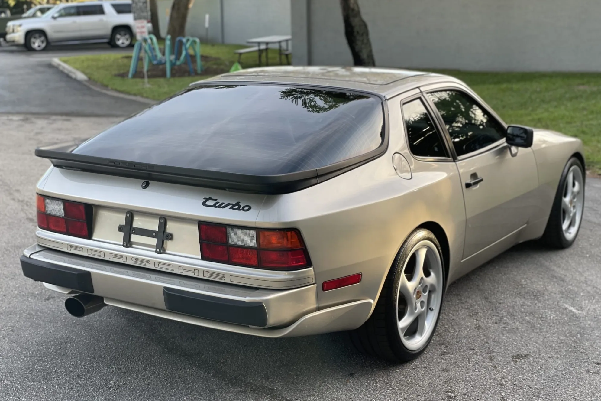 1989 Porsche 944 Turbo in Linen Metallic