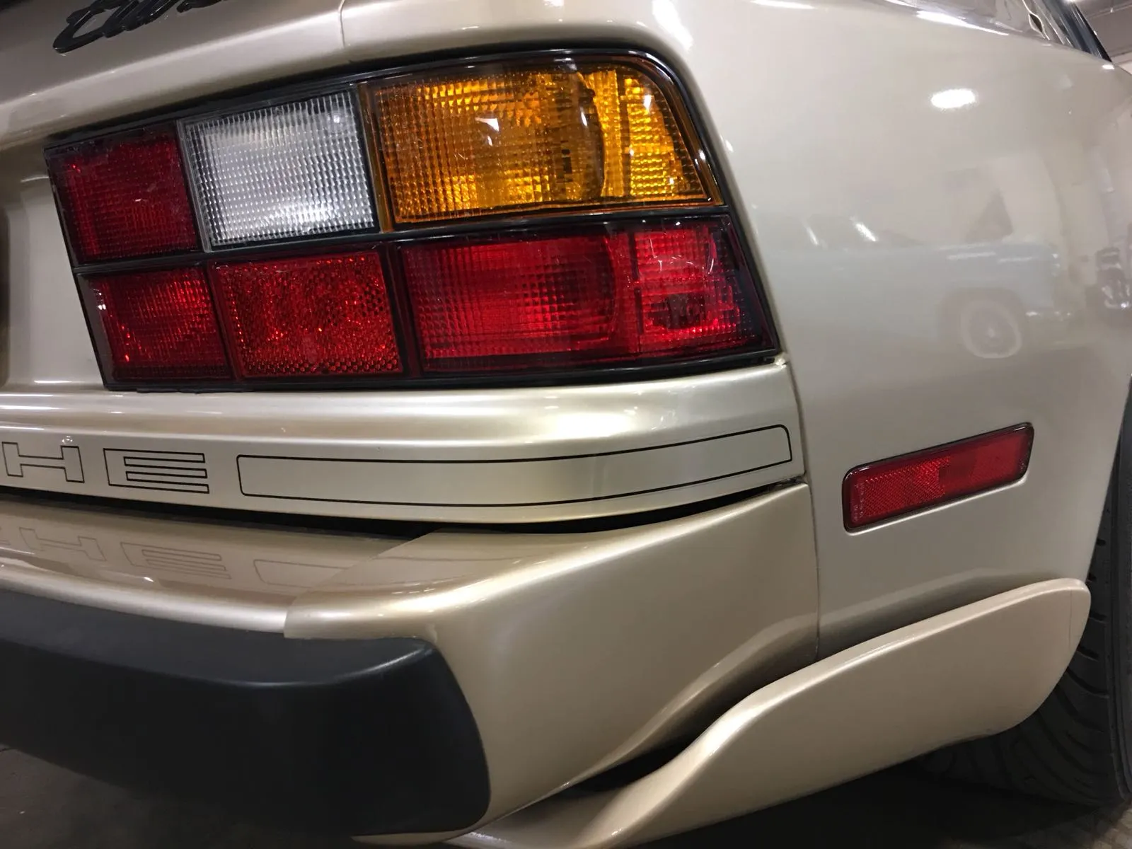 1989 Porsche 944 Turbo in Bamboo Metallic