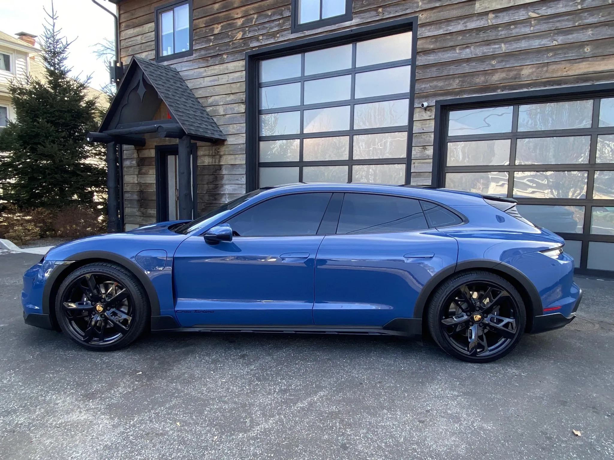 2022 Porsche Taycan 4 Cross Turismo in Neptune Blue