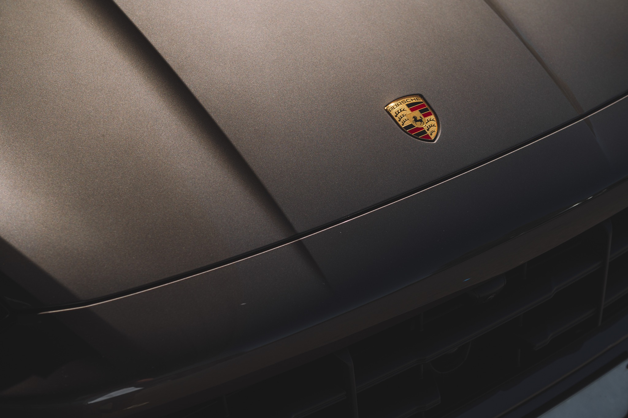 2025 Porsche Cayenne S Soho Brown Metallic