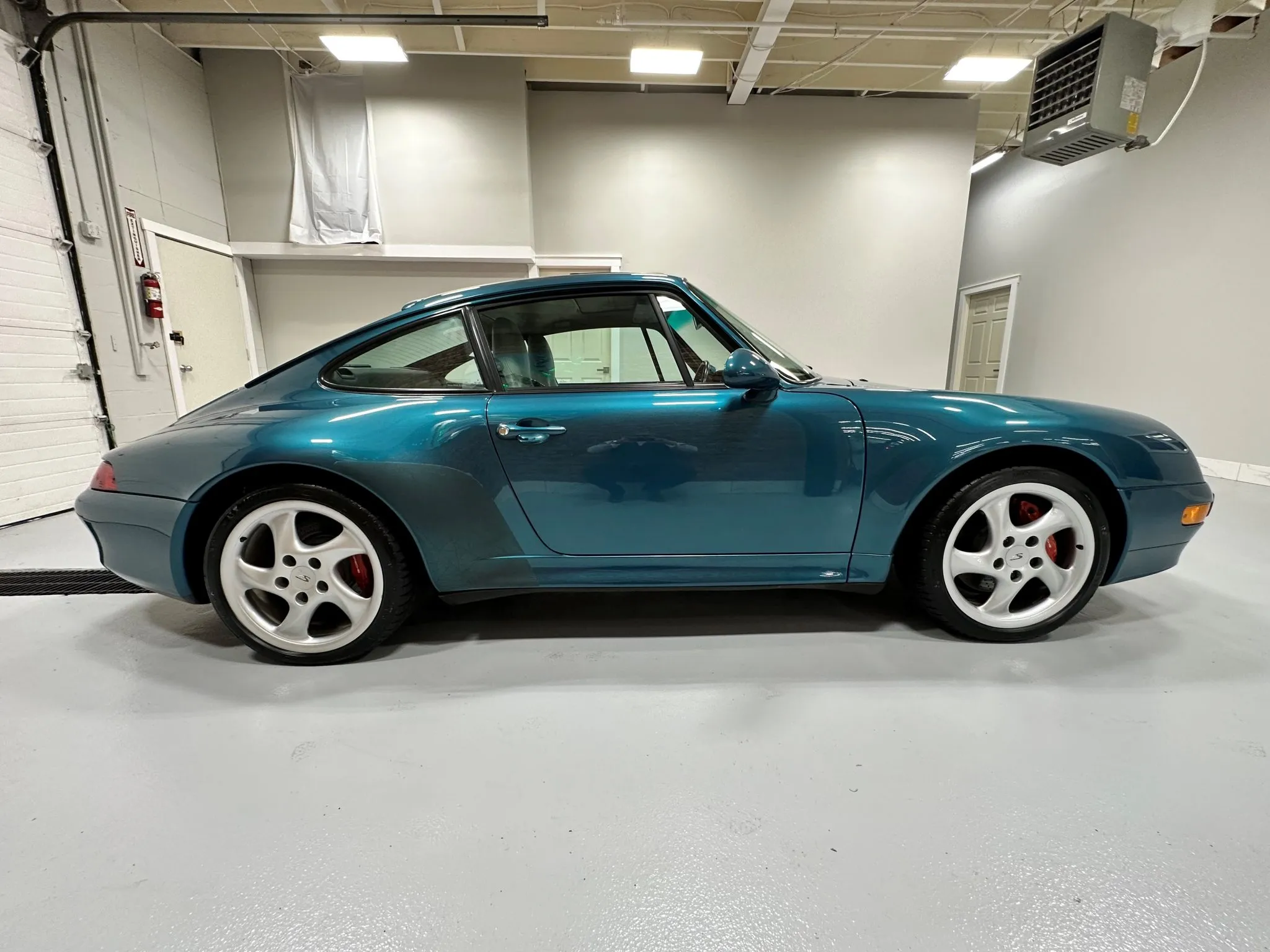 1996 Porsche 911 Carrera 4S In Ultraviolet