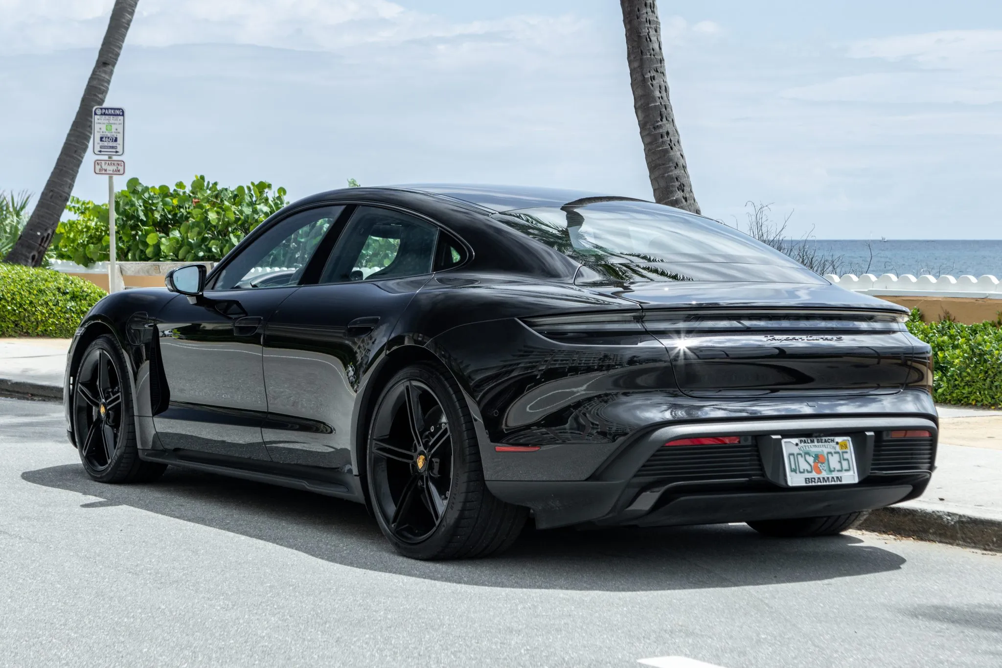 2022 Porsche Taycan Turbo S in Jet Black Metallic