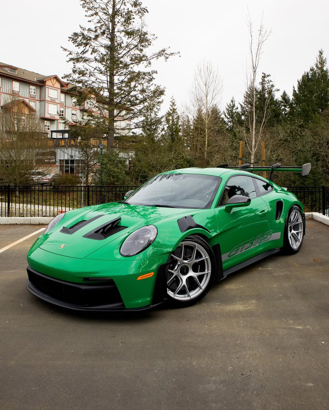 2025 Porsche 911 GT3 RS Weissach Package in Essmann Green