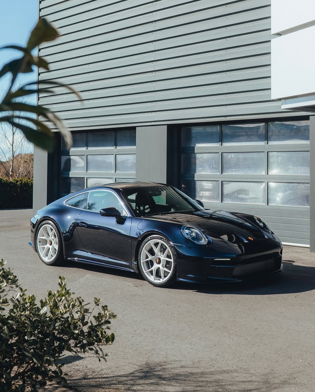 2025 Porsche 911 S/T in Carbon Black Metallic
