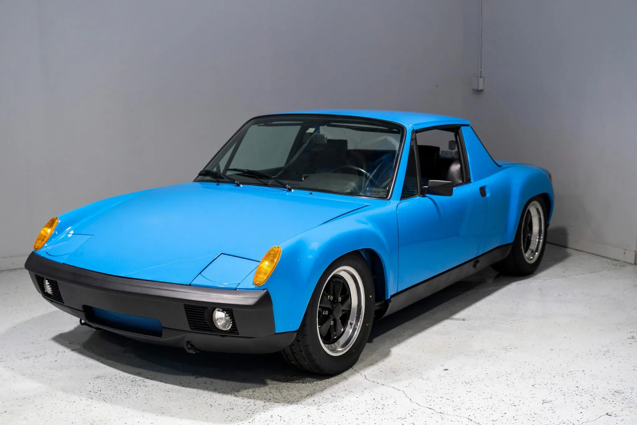 1970 Porsche 914-6 in Mexico Blue