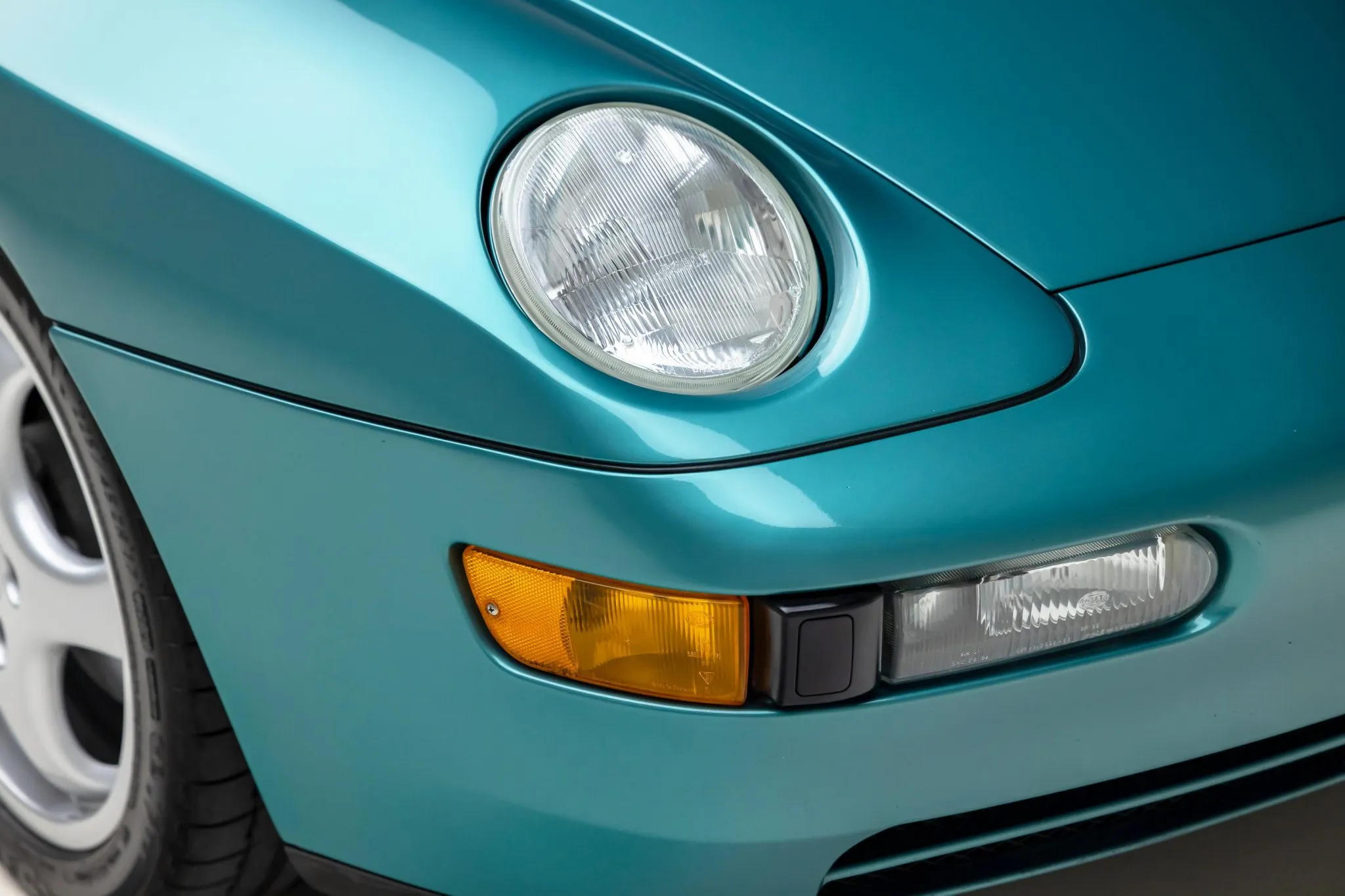 1993 Porsche 968 Coupe in Wimbledon Green Metallic
