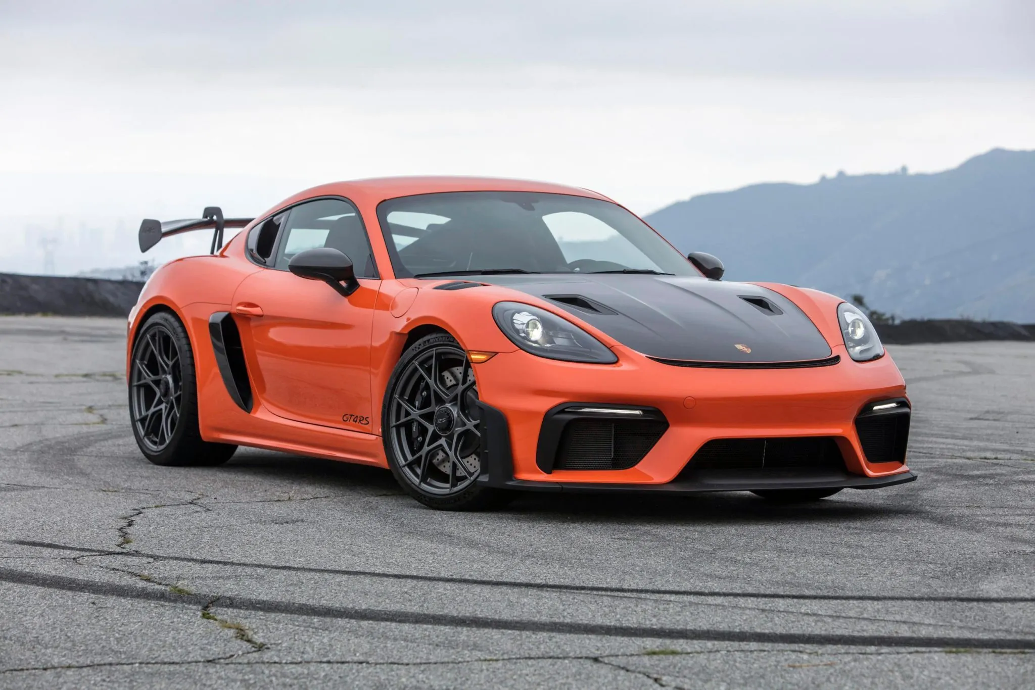 2023 Porsche 718 Cayman GT4 RS Weissach in Gulf Orange