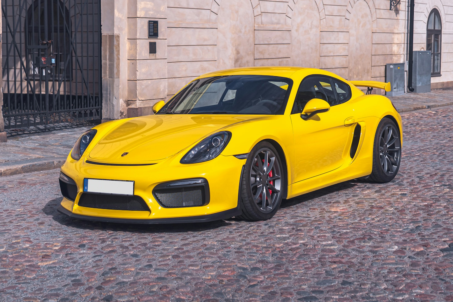 2015 Porsche Cayman GT4 Clubsport in Racing Yellow