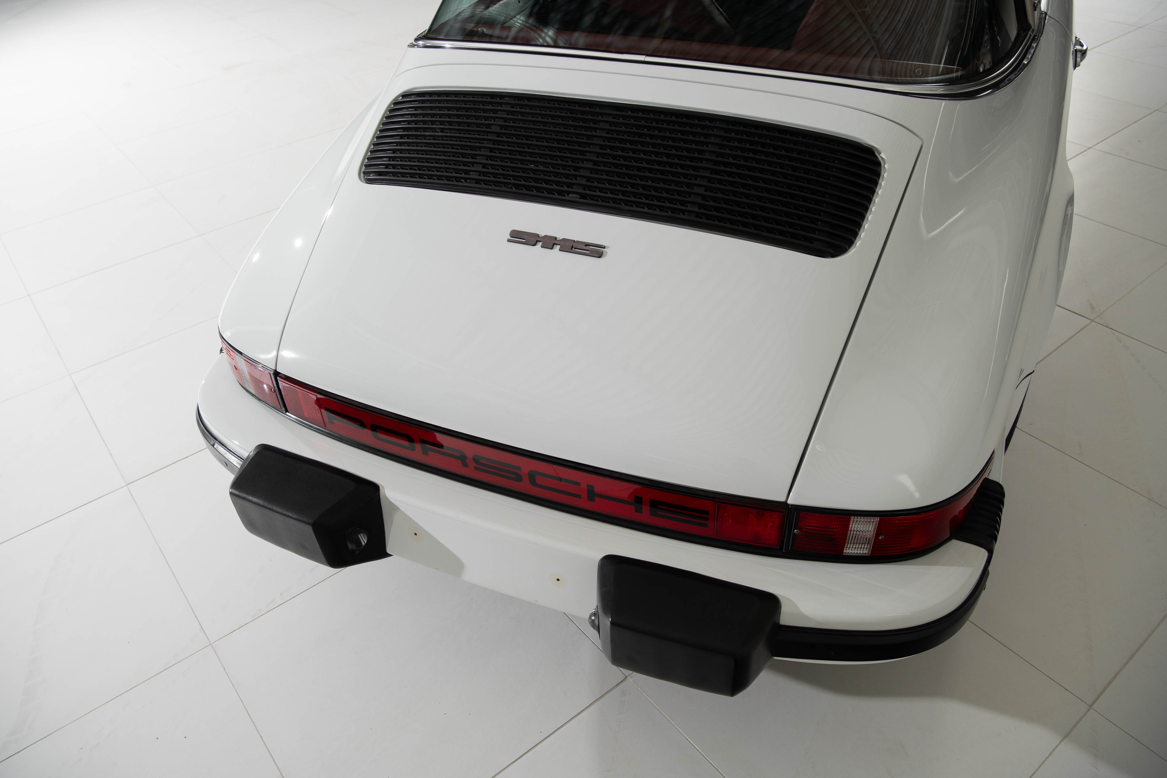 1976 Porsche 911 S Targa in Grand Prix White