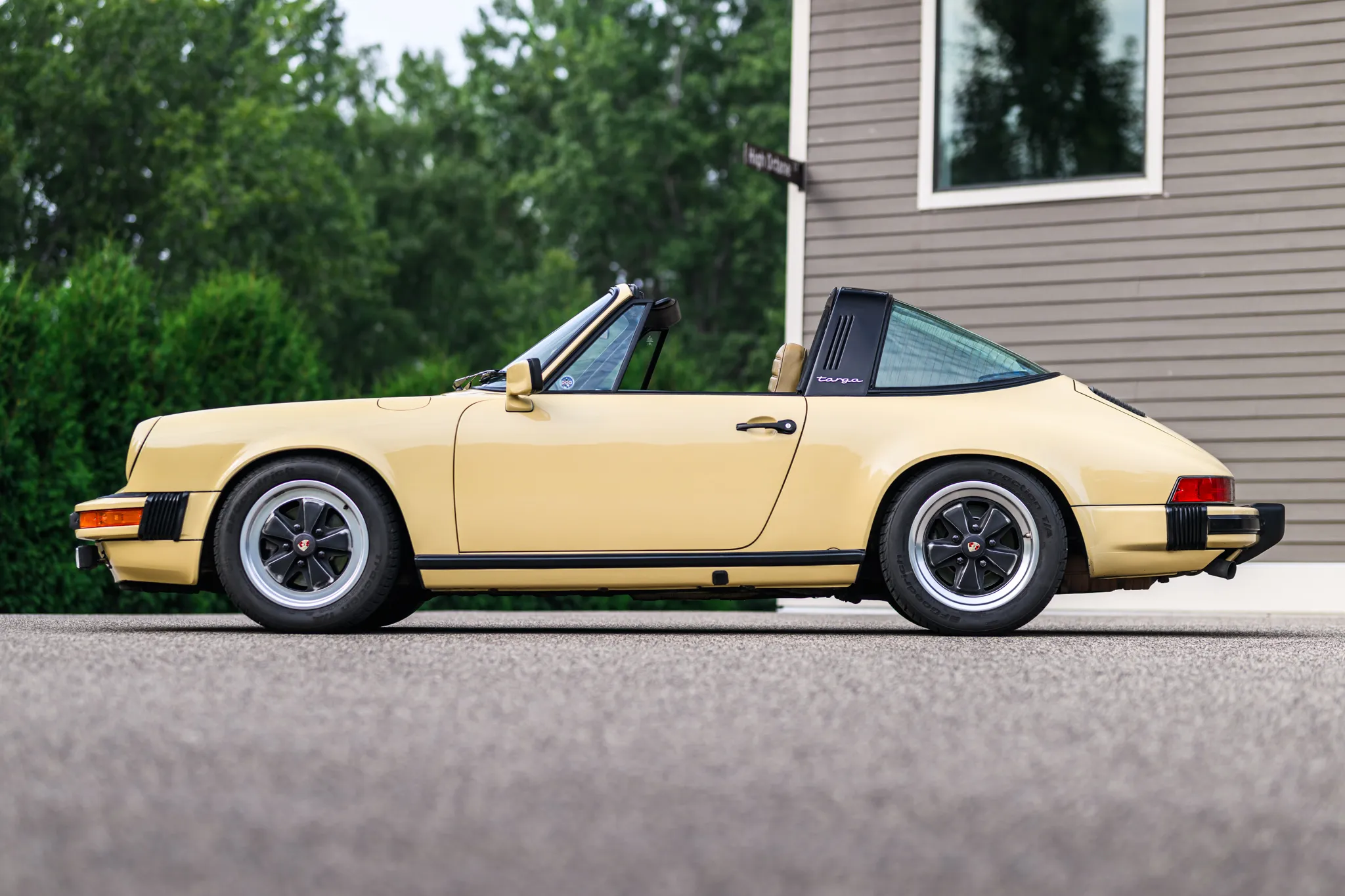 1981 Porsche 911SC Targa in Bamboo Beige