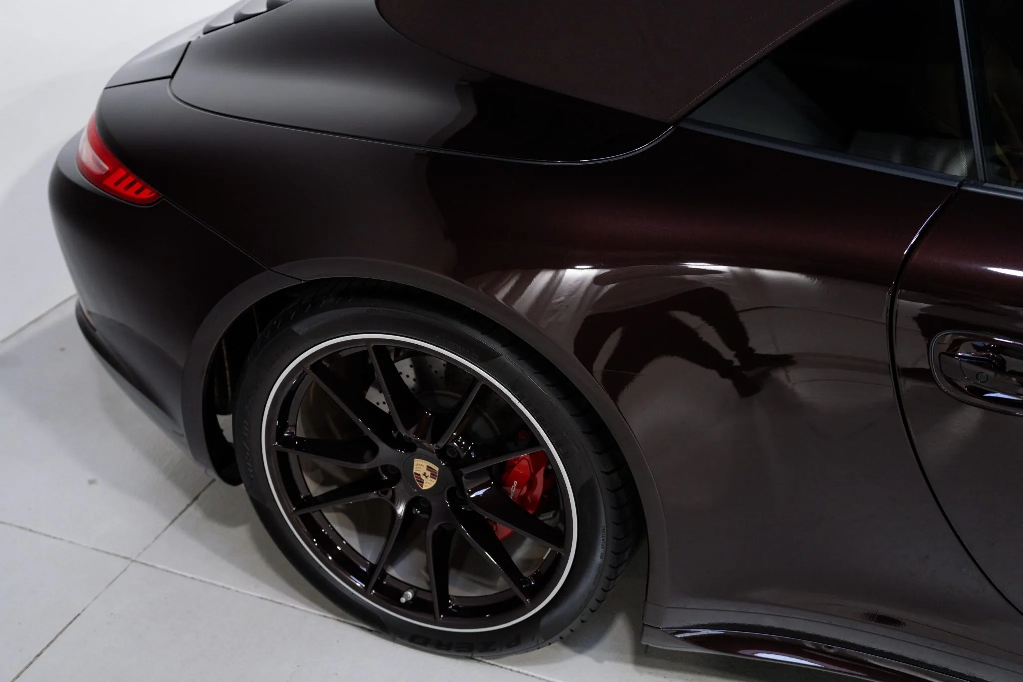 2016 Porsche 911 Carrera 4S Cabriolet in Mahogany Metallic