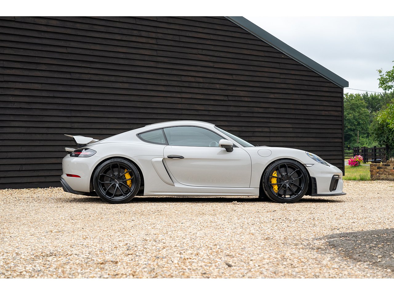 2020 Porsche 718 Cayman GT4 in Crayon