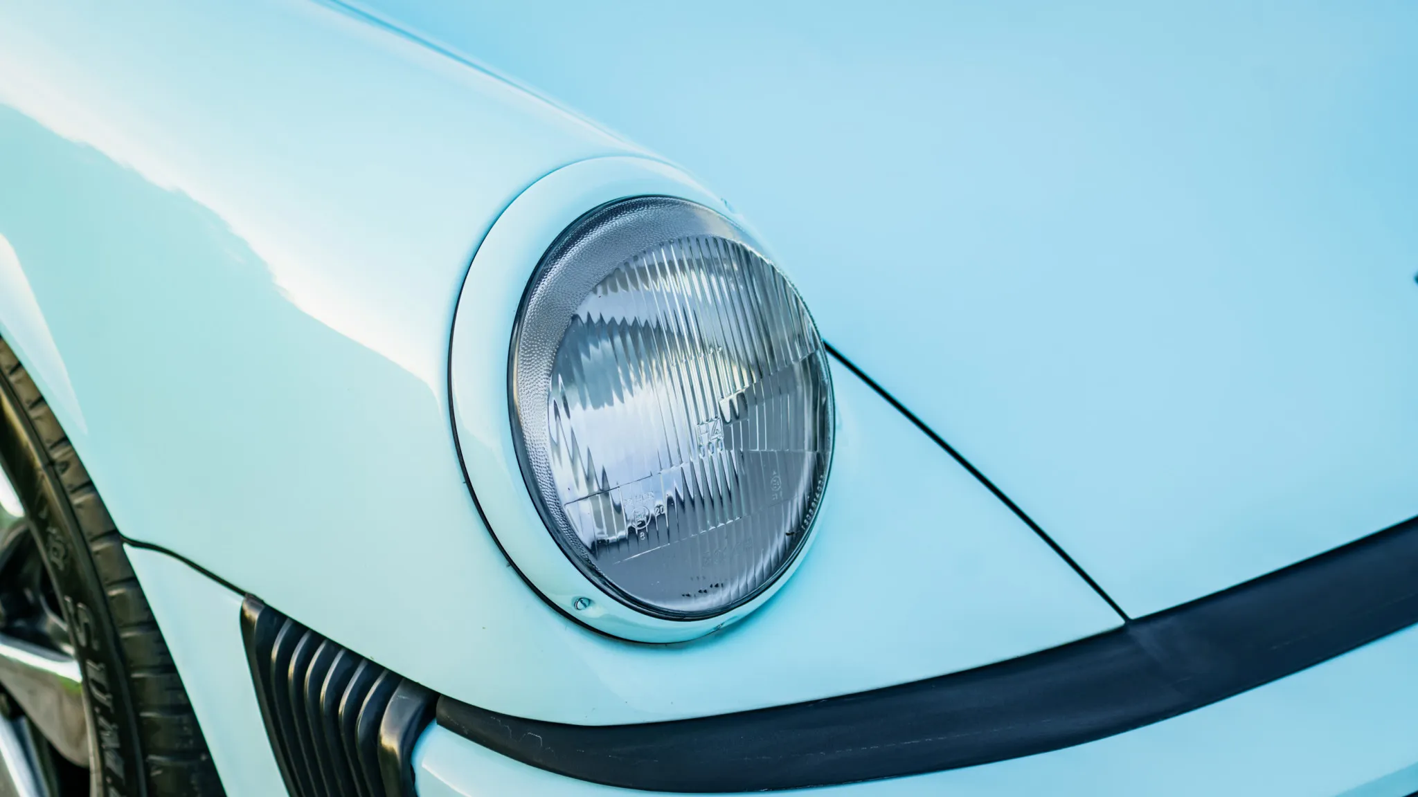 1977 Porsche 911S Targa in Eisblau (Ice Blue)