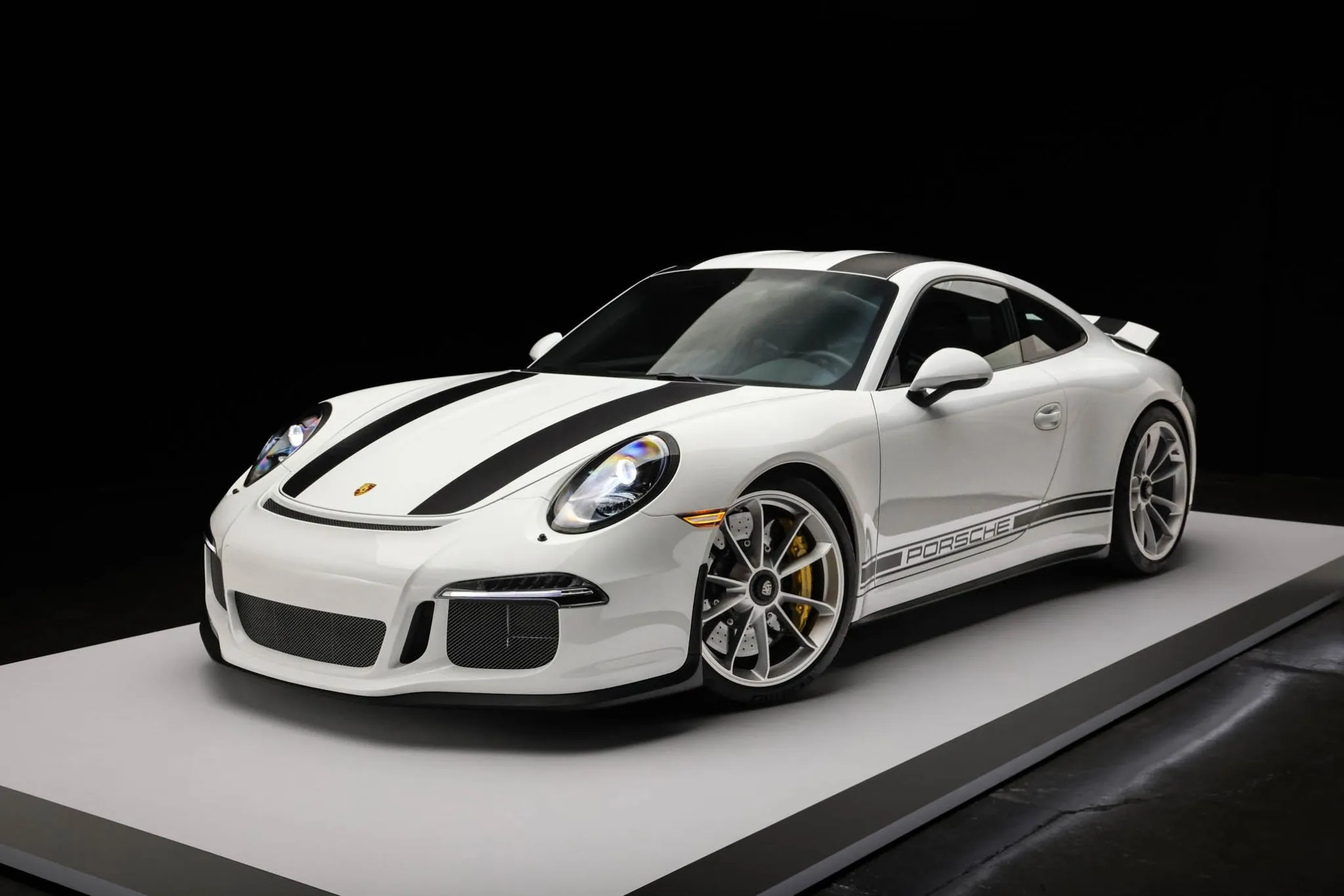 2016 Porsche 911 R in White