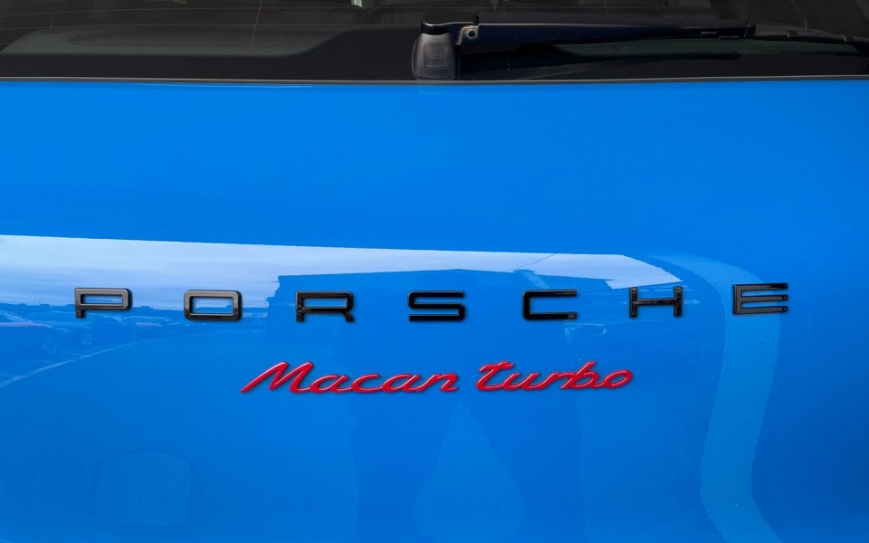 2018 Porsche Macan Turbo in Voodoo Blue