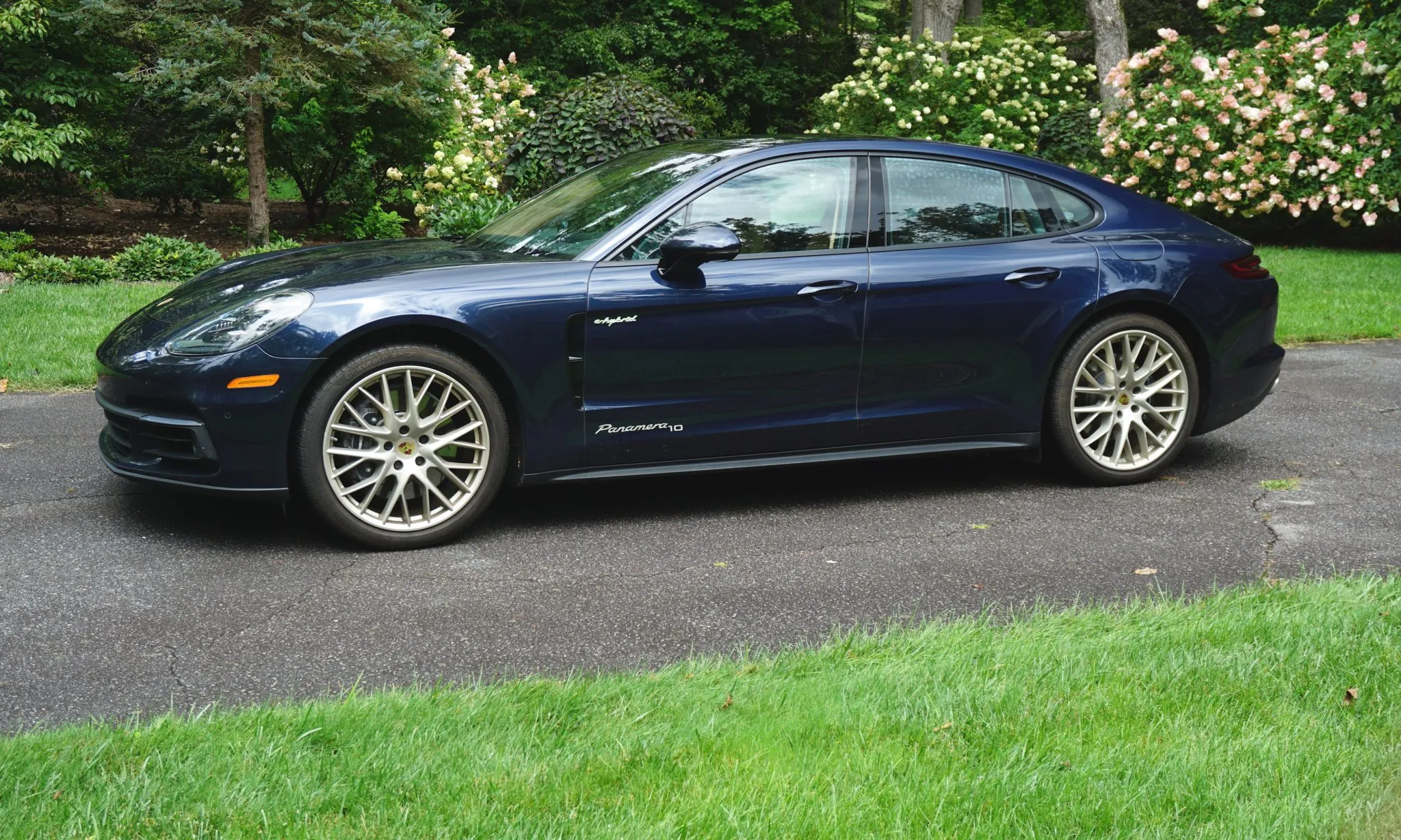 2020 Porsche Panamera 4 E-Hybrid 10 Year Edition in Night Blue Metallic