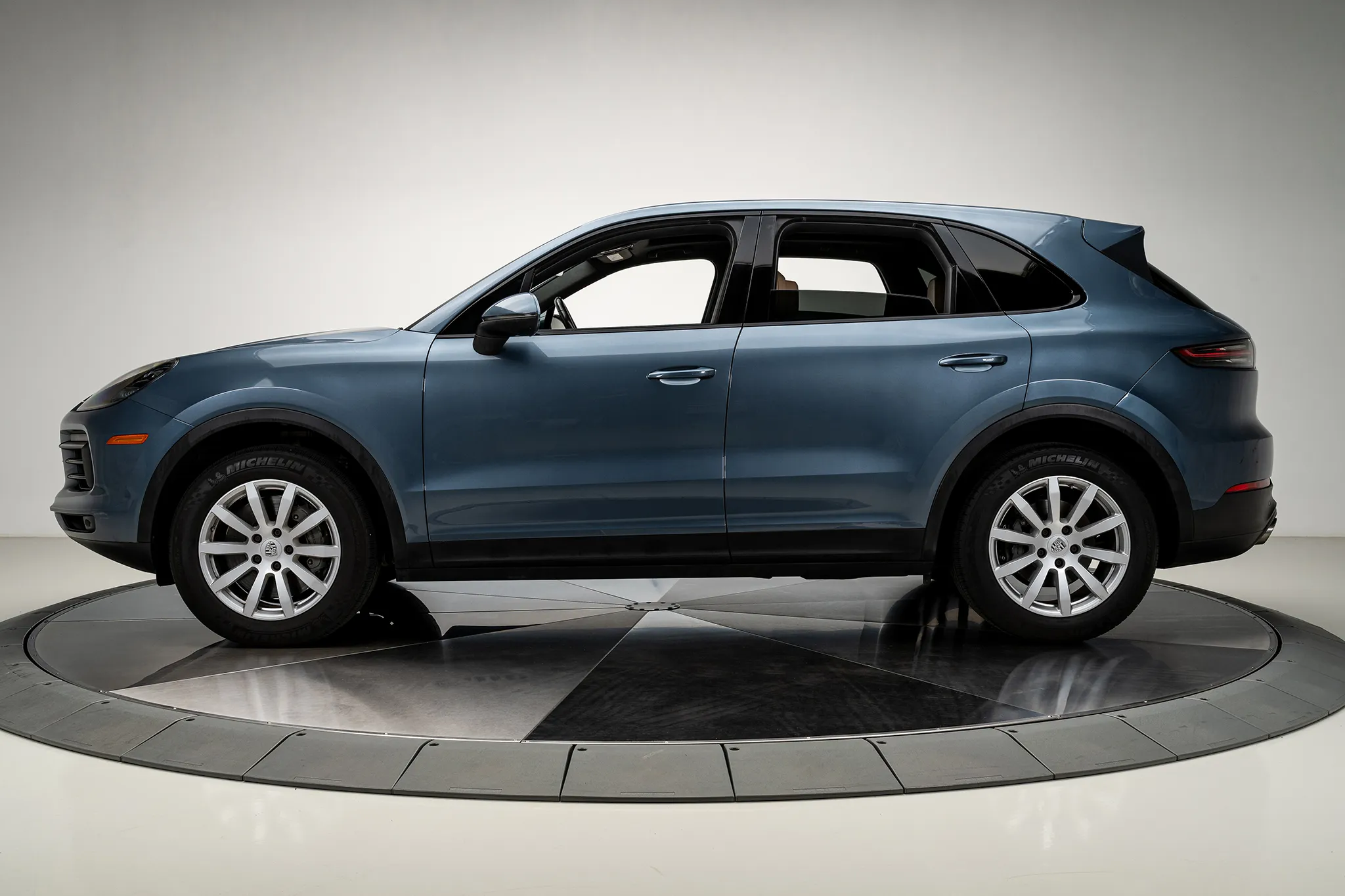 2019 Porsche Cayenne S in Biscay Blue Metallic