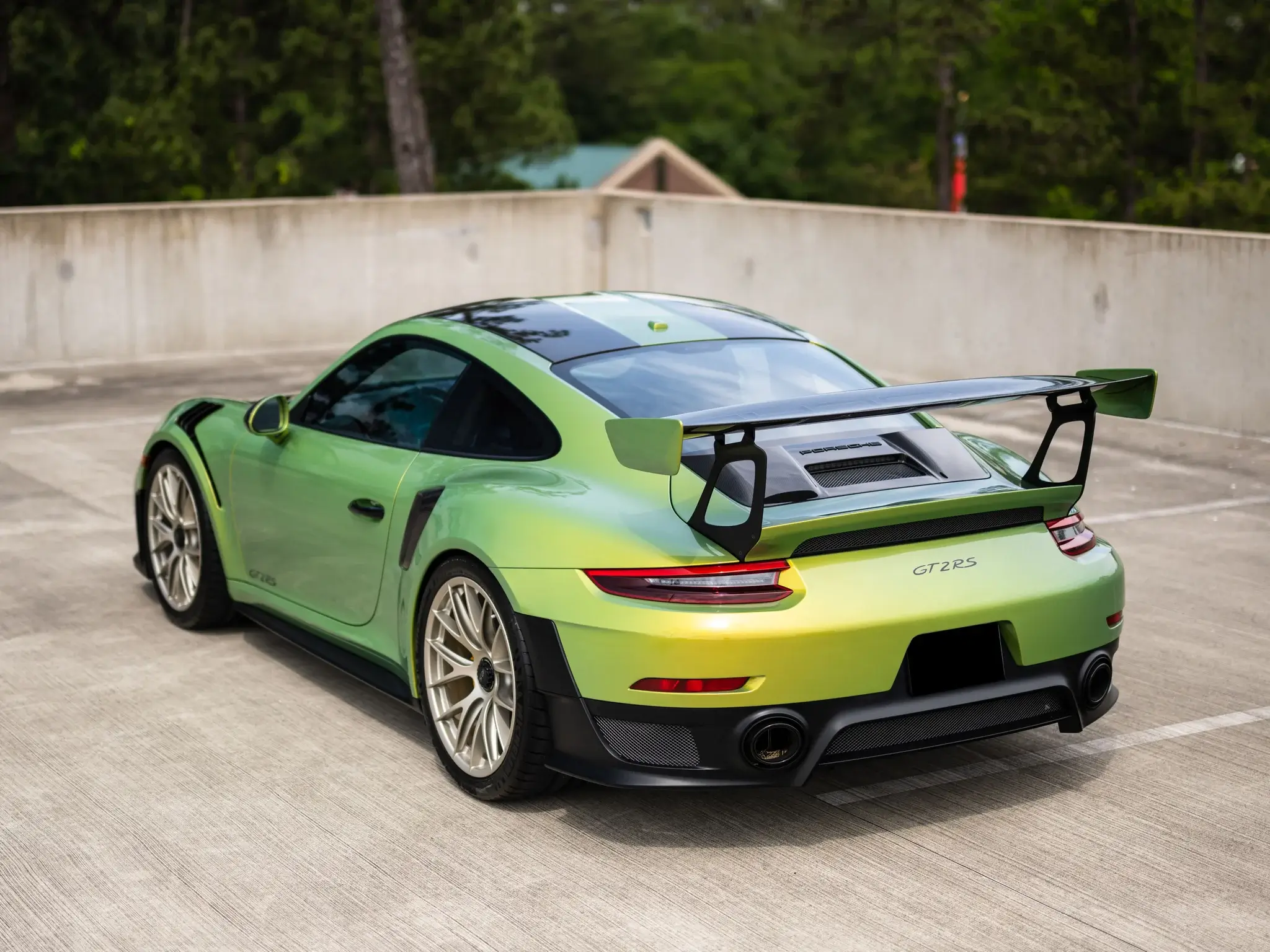 2019 Porsche 911 GT2 RS in Python Green Chromaflair