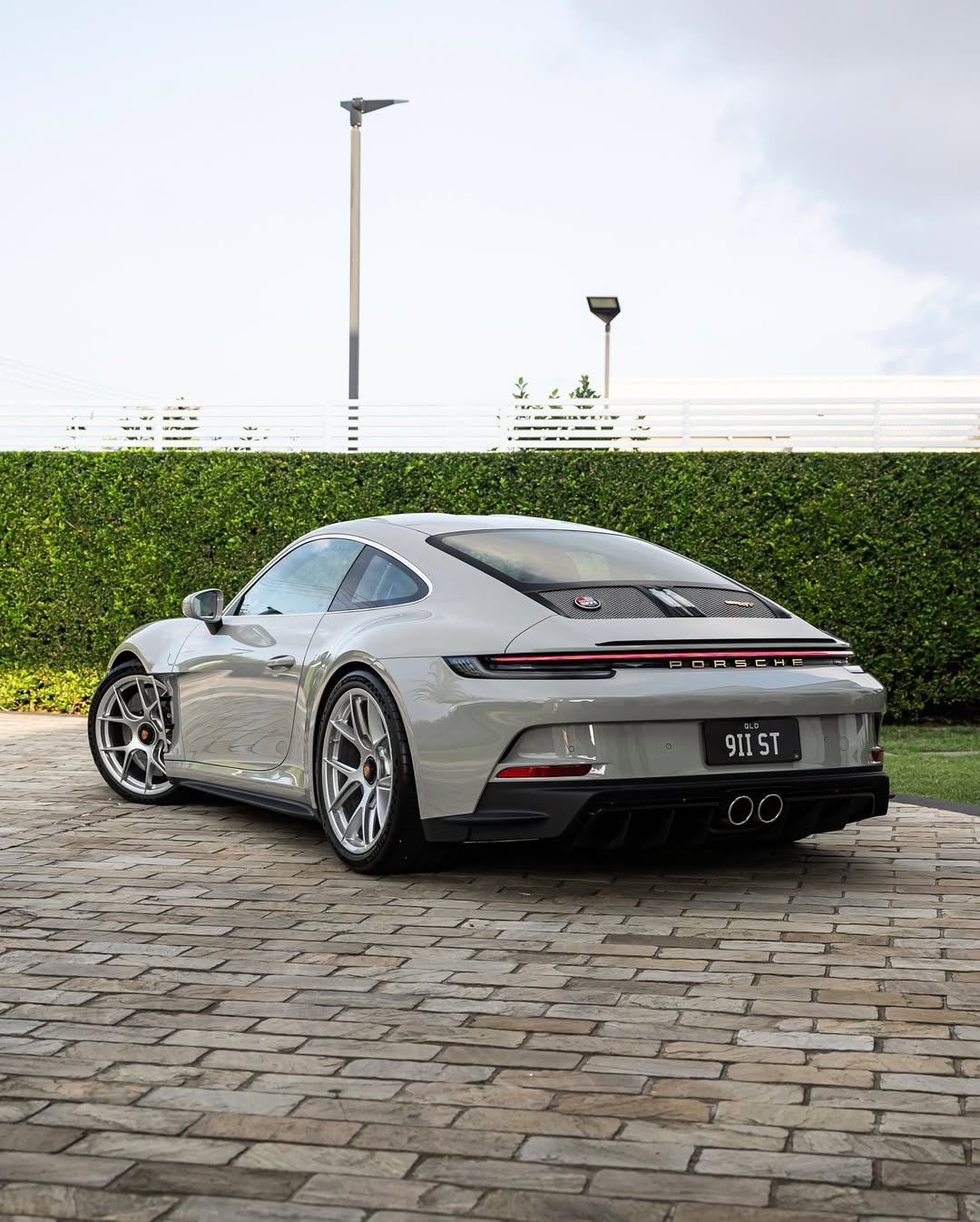 2025 Porsche 911 S/T in Mode Grau