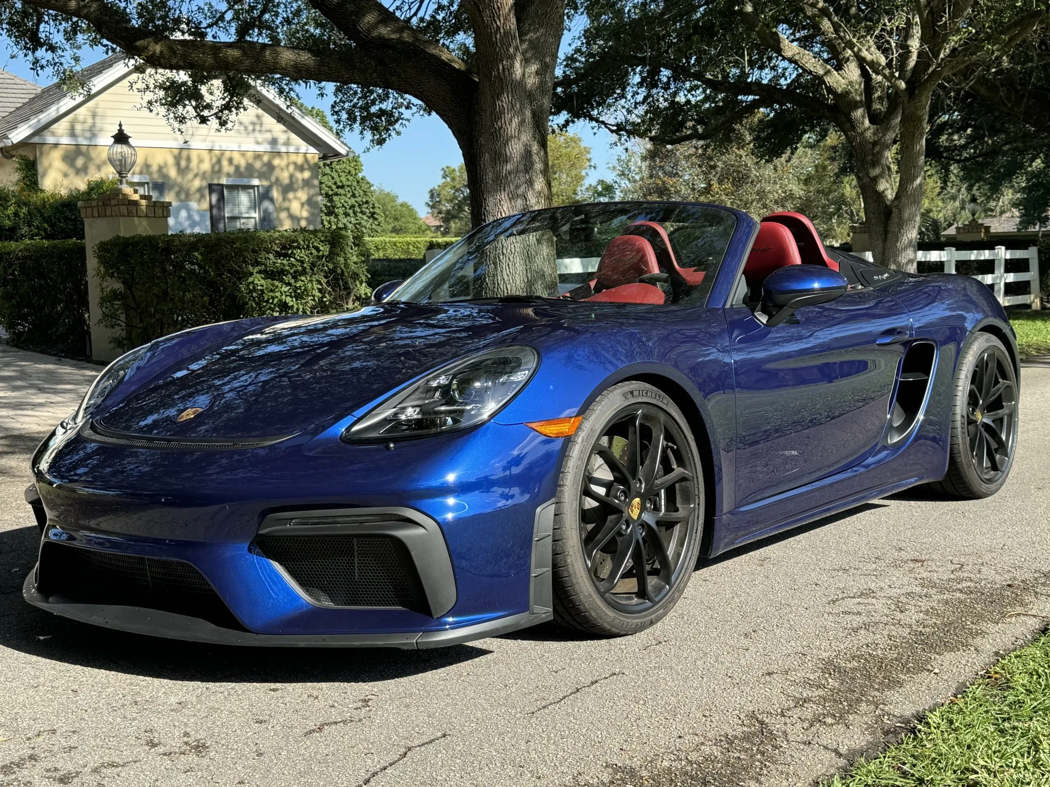 2021 Porsche 718 Spyder in Gentian Blue Metallic