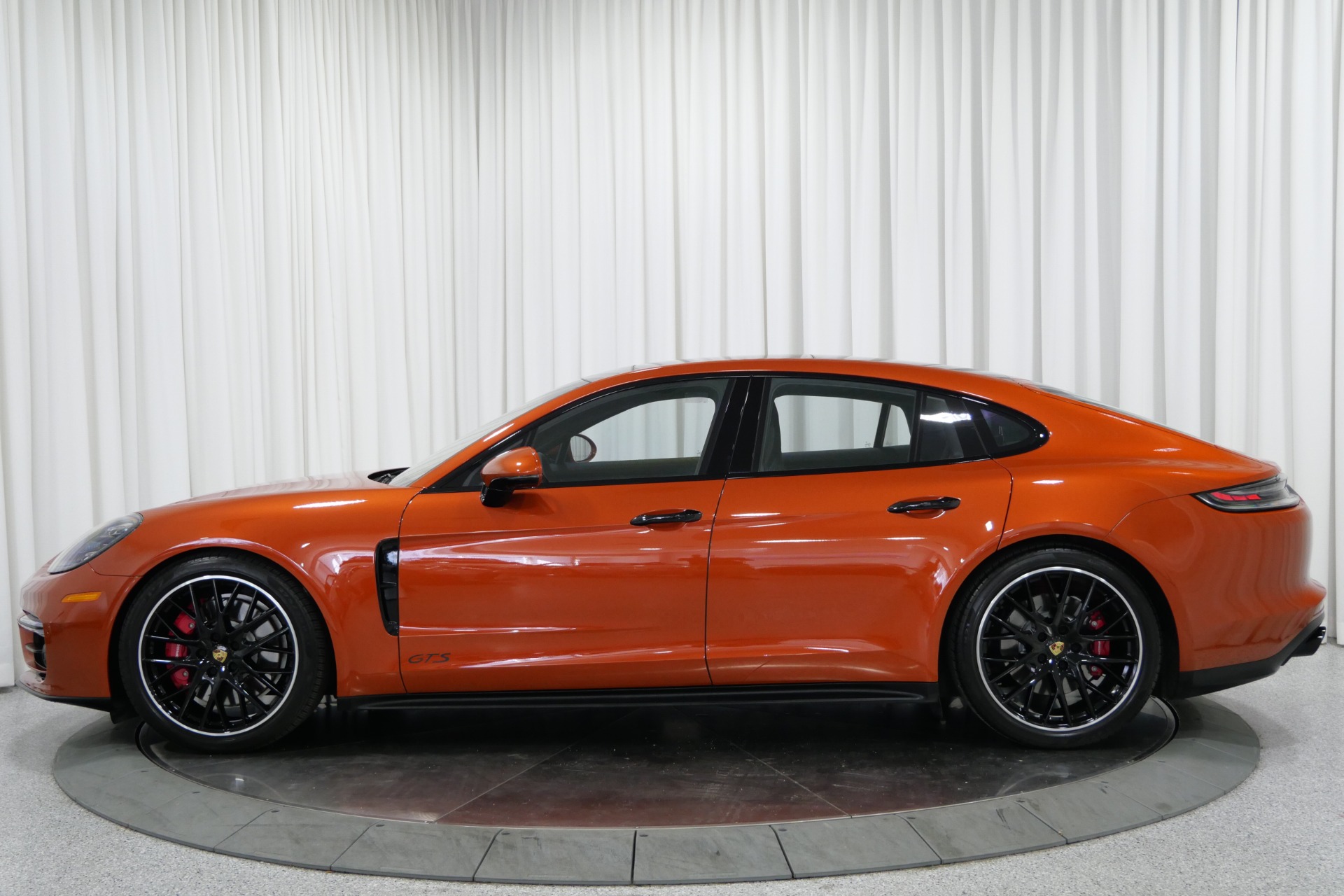 2022 Porsche Panamera GTS in Papaya Metallic