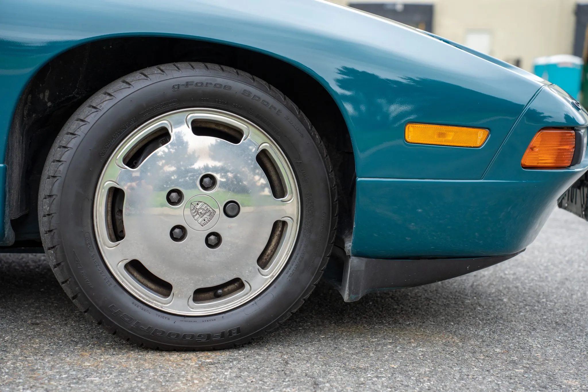 1989 Porsche 928 S4 Cabriolet in Murano Green
