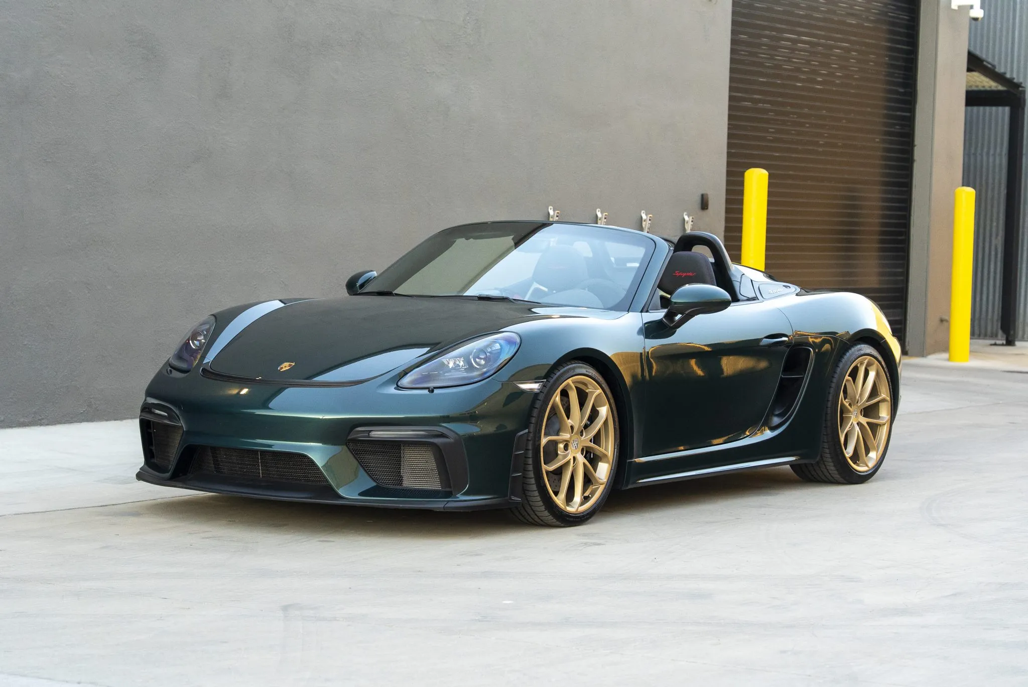 2023 Porsche 718 Spyder in Jet Green Metallic