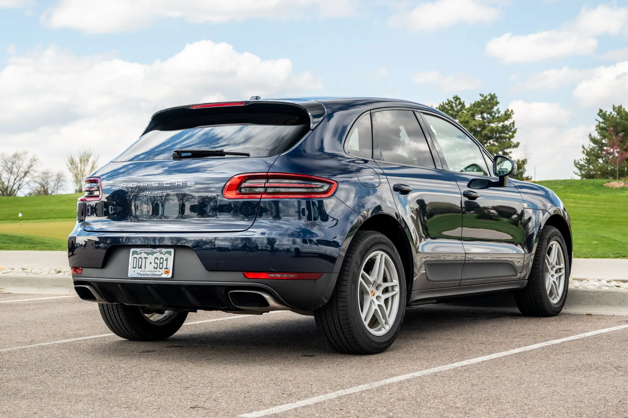 2017 Porsche Macan in Night Blue Metallic