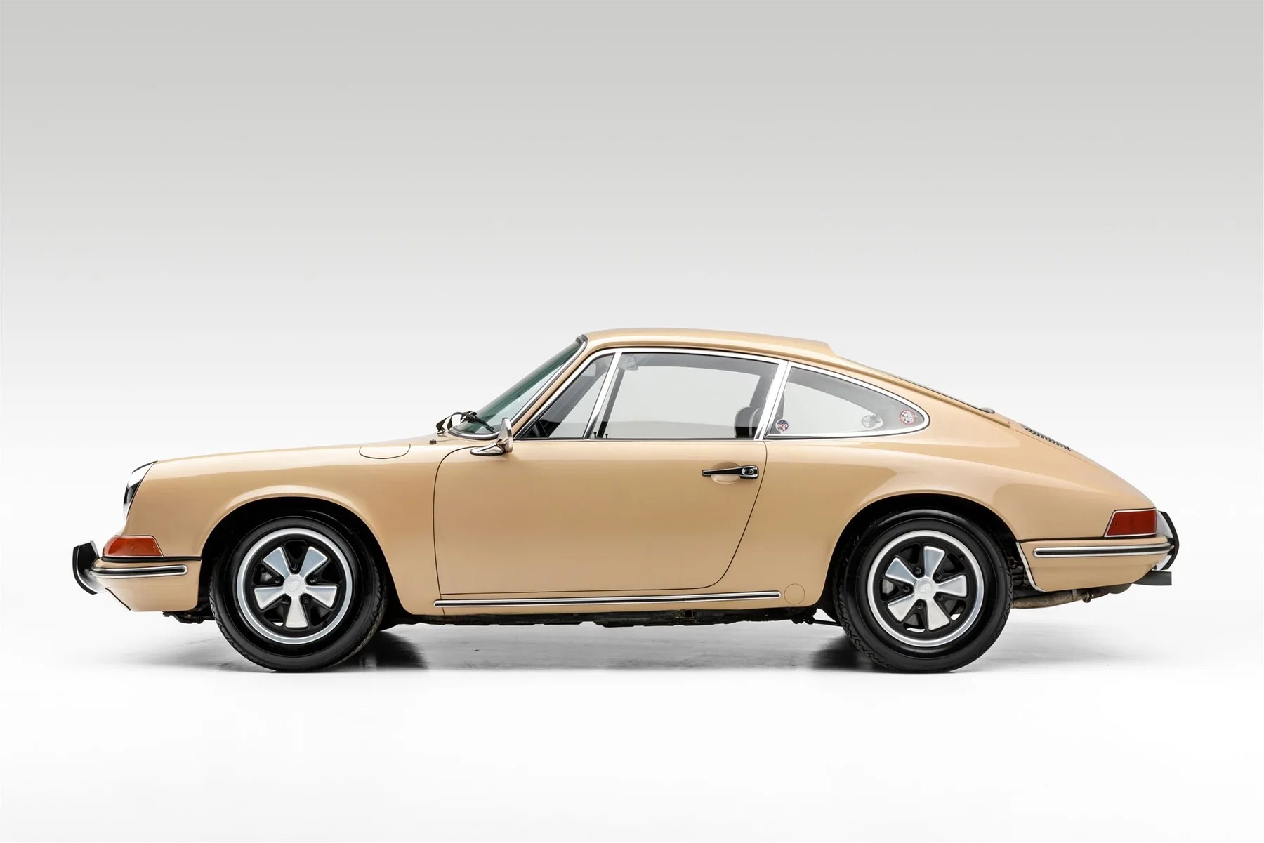 1969 Porsche 911 T In Sandbeige