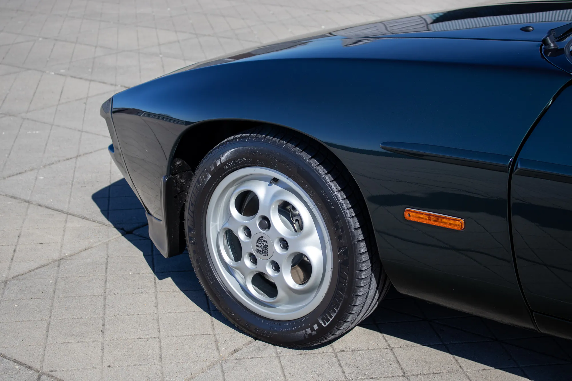 1985 Porsche 928S in Moss Green Metallic