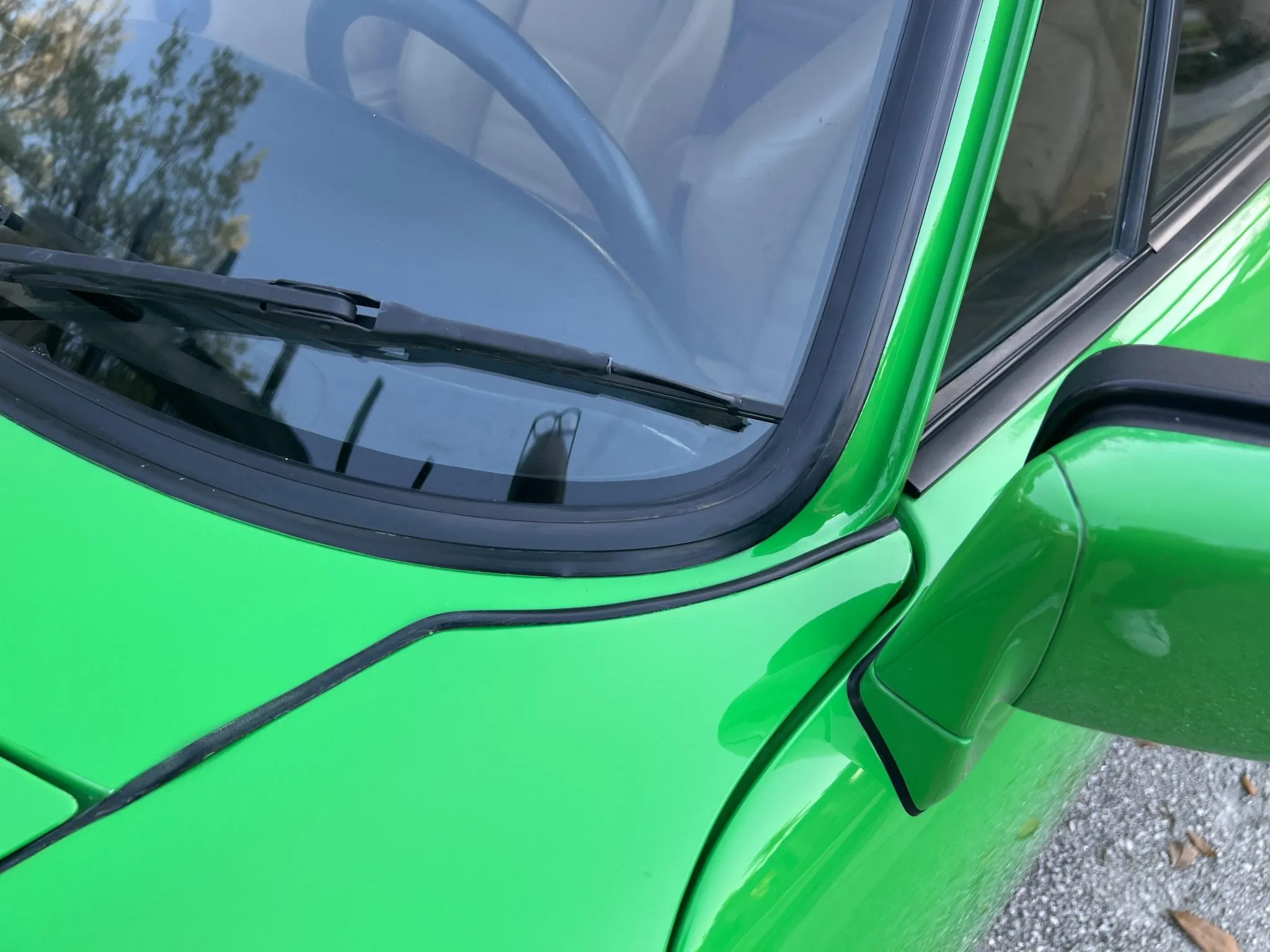 1990 Porsche 911 Carrera 4 Coupe 5-Speed in Speedway Green