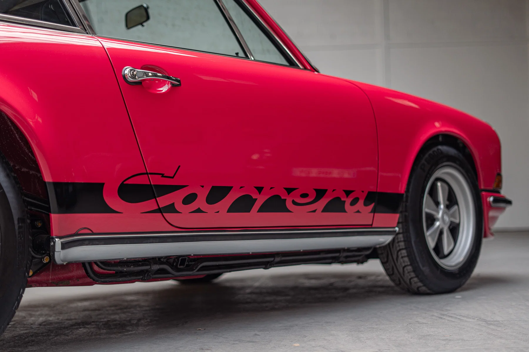 1973 Porsche 911 Carrera RS 2.7 Touring in Strawberry