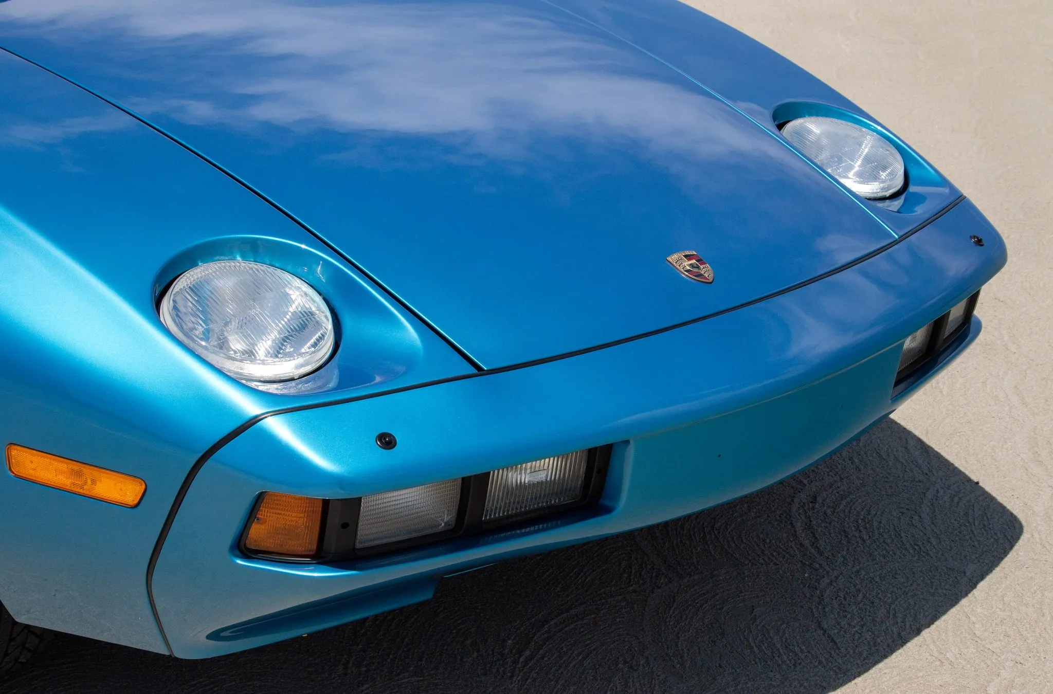 1979 Porsche 928 in Minerva Blue Metallic