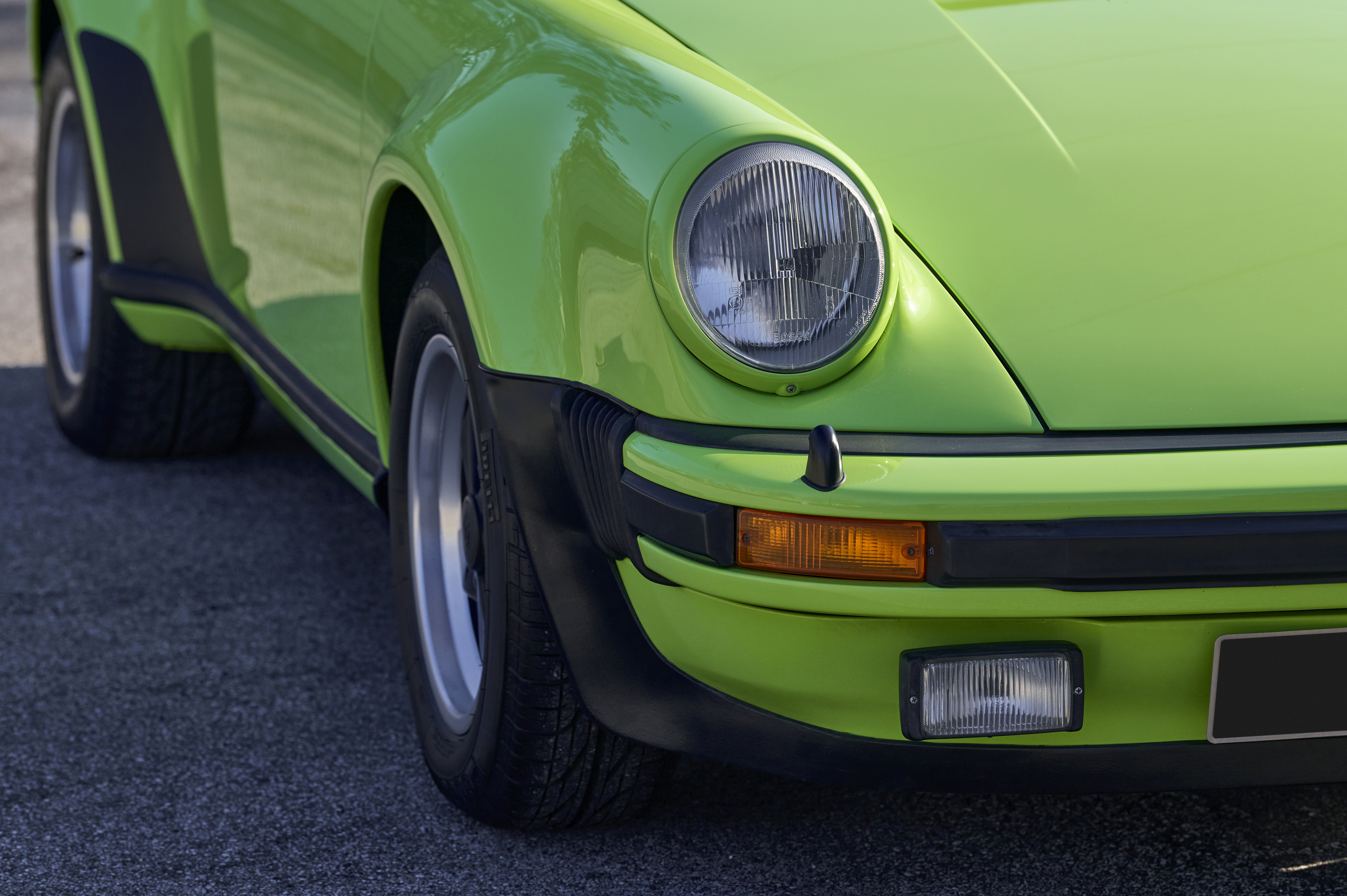 1976 Porsche 911 Turbo Coupé in Apple Green