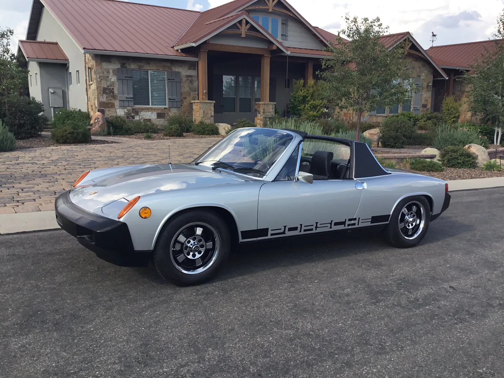 1975 Porsche 914 2.0L in Diamond Silver Metallic 
