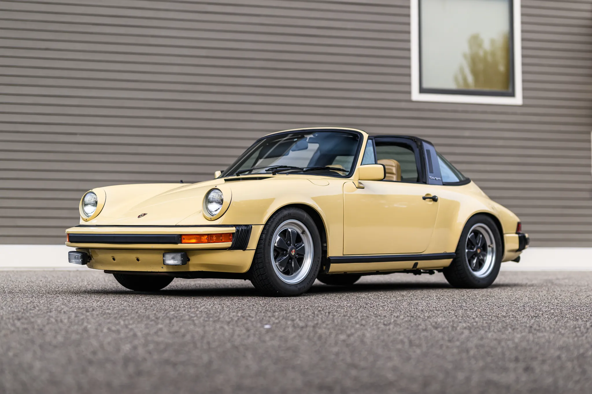 1981 Porsche 911SC Targa in Bamboo Beige