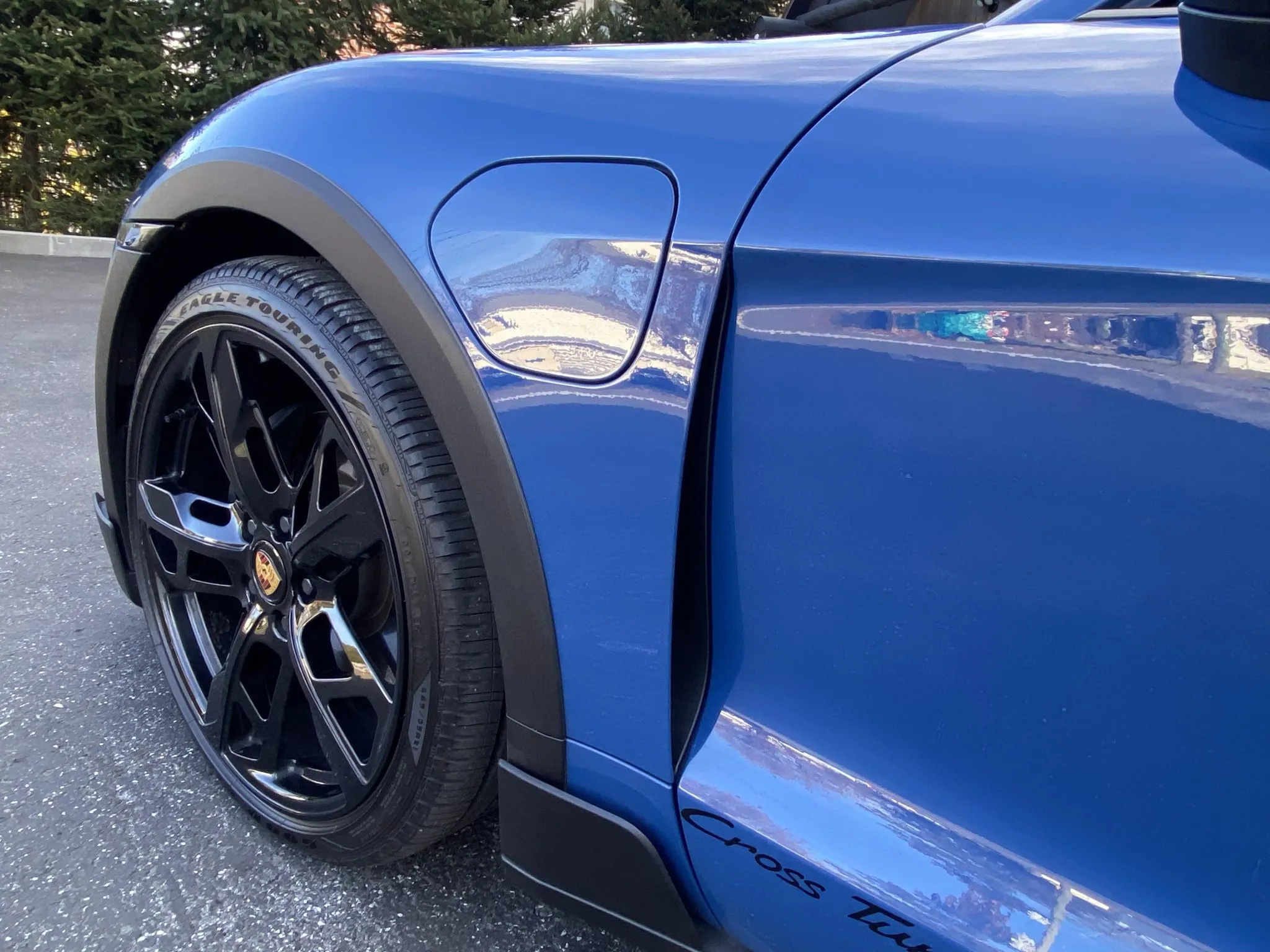 2022 Porsche Taycan 4 Cross Turismo in Neptune Blue