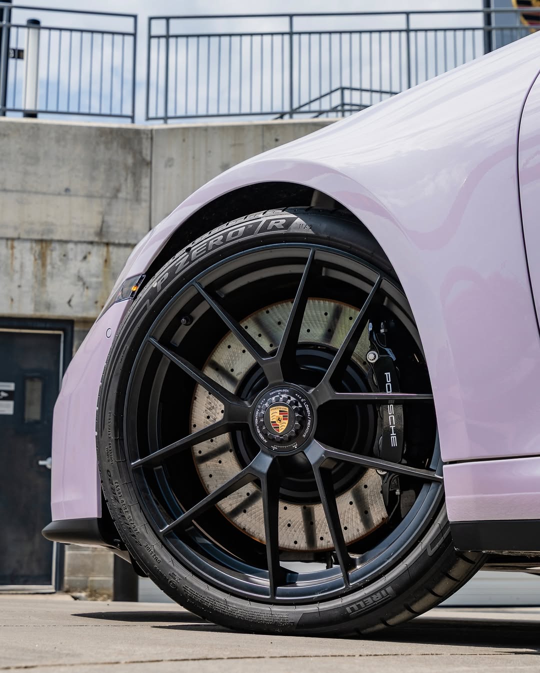 2025 Porsche 911 Targa 4 GTS in Moon Gem