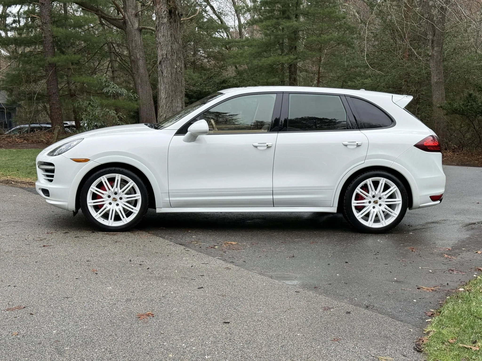 2014 Porsche Cayenne GTS in White
