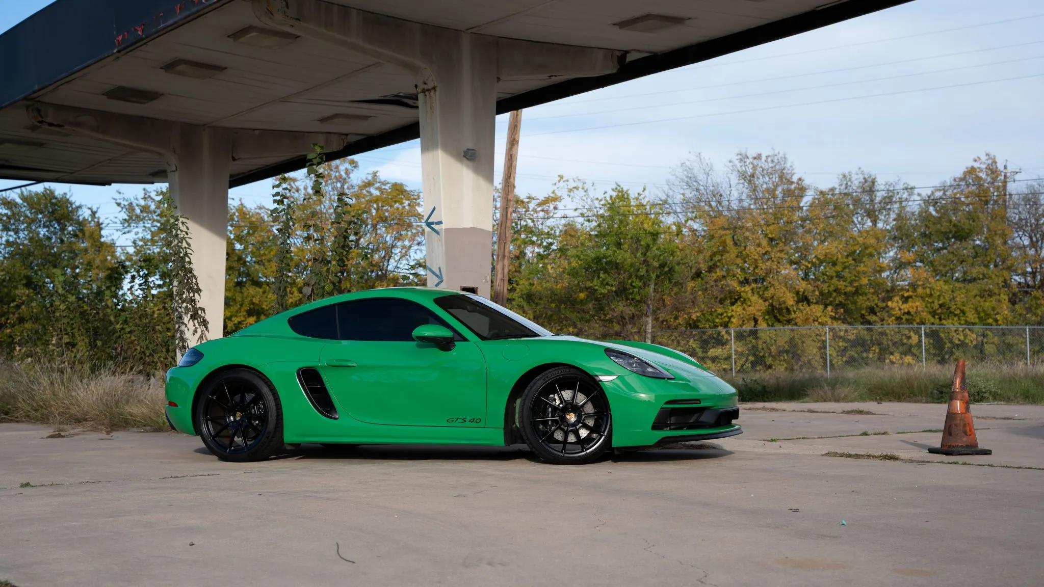 2023 Porsche 718 Cayman GTS 4.0 in Python Green